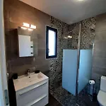 Un Sejour Romantique En Couple Avec Jacuzzi Prive Chromotherapie Jardin Maison Privee Villa