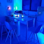 Un Sejour Romantique En Couple Avec Jacuzzi Prive Chromotherapie Jardin Maison Privee Ychoux