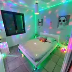 Un Sejour Romantique En Couple Avec Jacuzzi Prive Chromotherapie Jardin Maison Privee