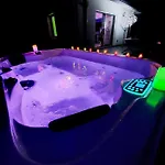 Villa Un Sejour Romantique En Couple Avec Jacuzzi Prive Chromotherapie Jardin Maison Privee