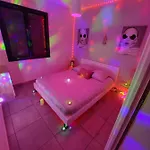 Un Sejour Romantique En Couple Avec Jacuzzi Prive Chromotherapie Jardin Maison Privee *