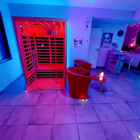 Villa Un Romantique En Couple Avec Jacuzzi Privé Chromothérapie Jardin Maison Privée Ychoux