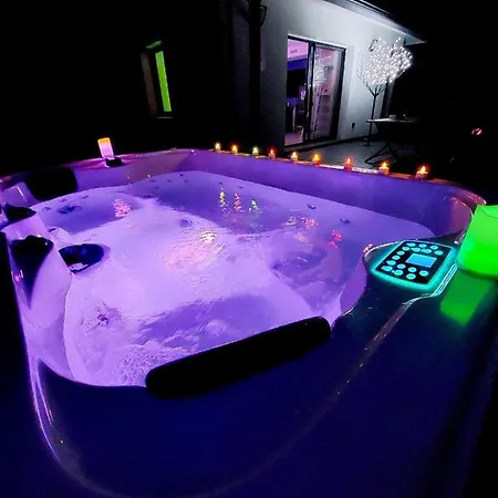 Villa Un Sejour Romantique En Couple Avec Jacuzzi Prive Chromotherapie Jardin Maison Privee