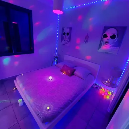 Villa Un Sejour Romantique En Couple Avec Jacuzzi Prive Chromotherapie Jardin Maison Privee Ychoux