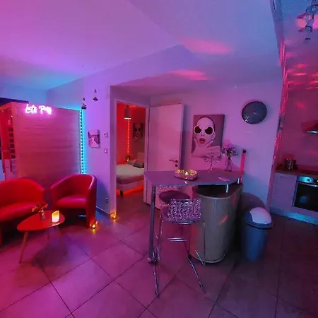 Un Sejour Romantique En Couple Avec Jacuzzi Prive Chromotherapie Jardin Maison Privee * Ychoux