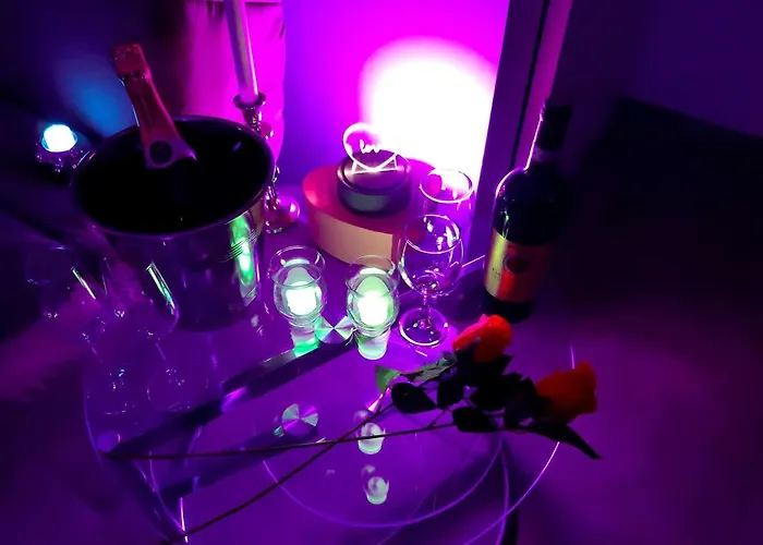 Un Sejour Romantique En Couple Avec Jacuzzi Prive Chromotherapie Jardin Maison Privee Βίλα Ychoux