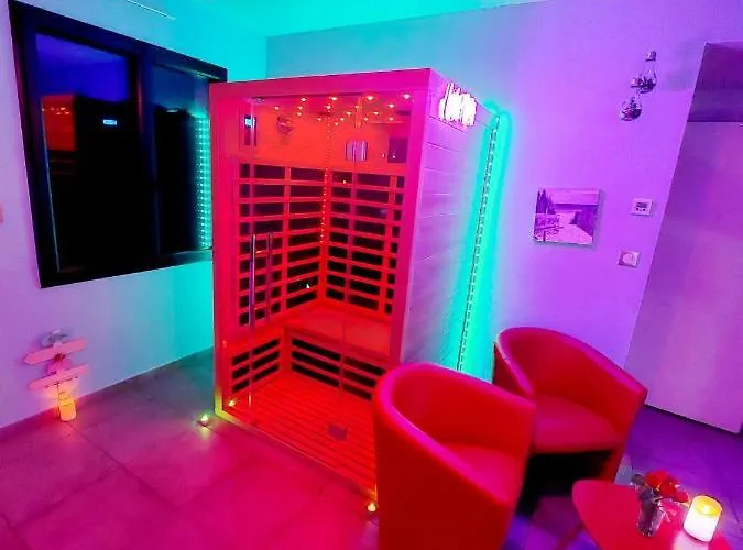 Un Sejour Romantique En Couple Avec Jacuzzi Prive Chromotherapie Jardin Maison Privee Βίλα *